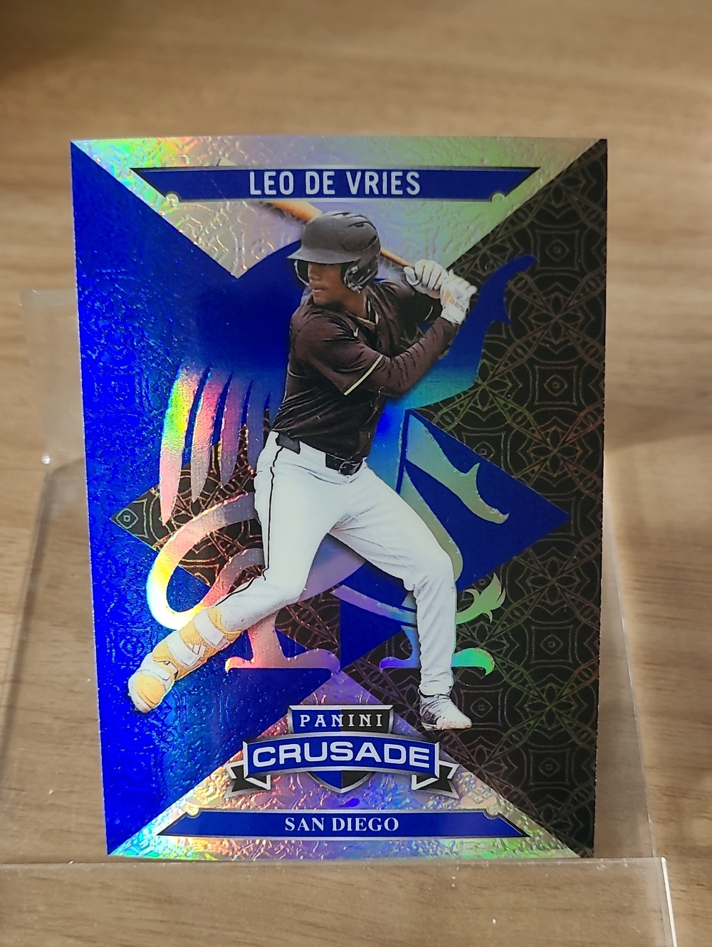 Panini Blue Holographic Leo De Vries Crusade 2025